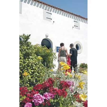 D'oleron 32 With Outdoor Swimmingpool Le Chateau-d'Oleron